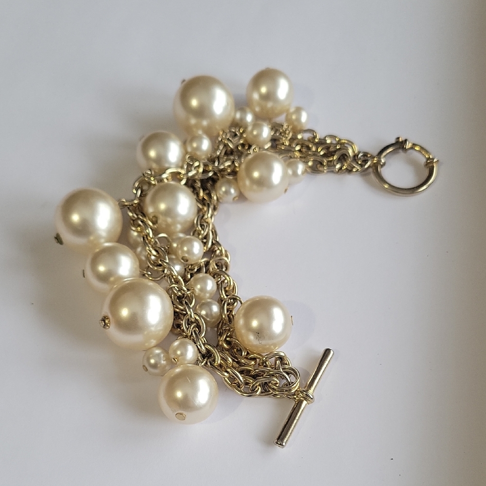 Large Faux Pearl Toggle Bracelet